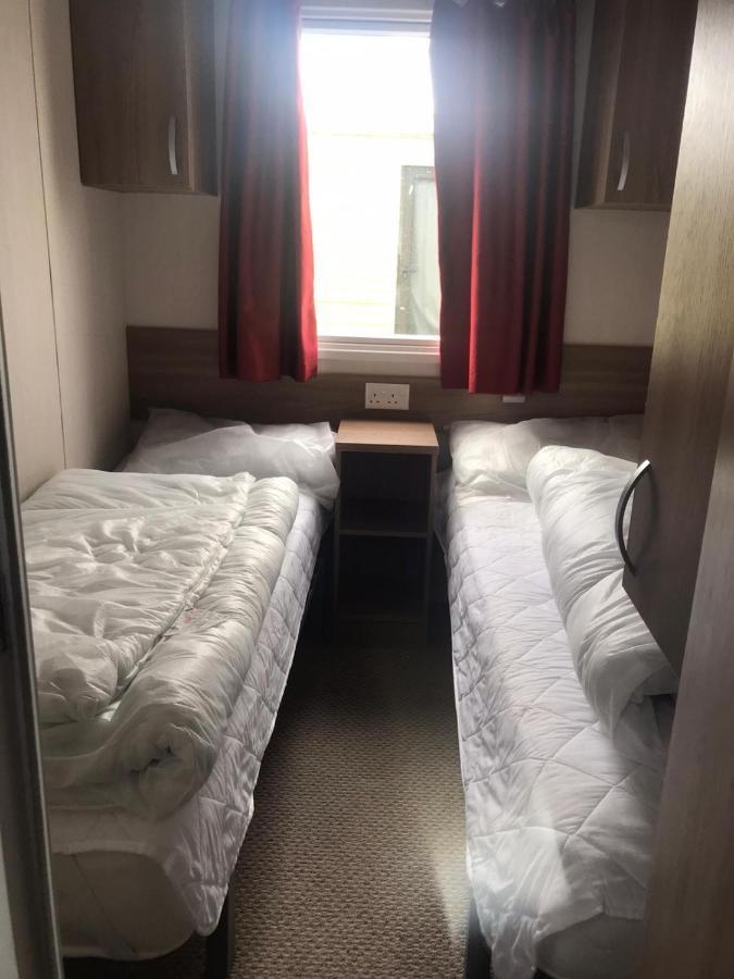 Отель Swift Loire Jaywick Sands Экстерьер фото