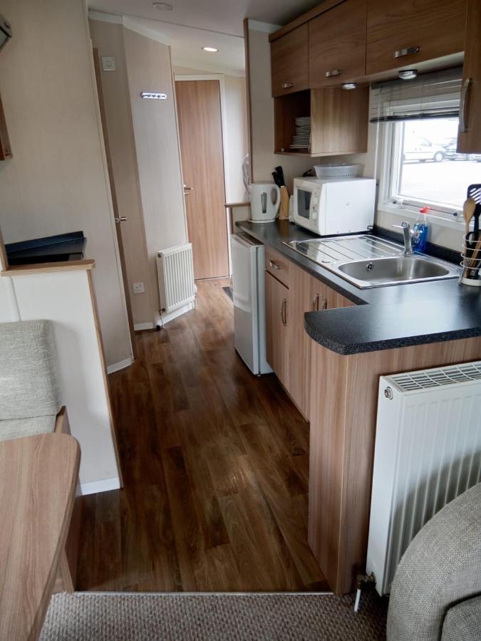 Отель Swift Loire Jaywick Sands Экстерьер фото